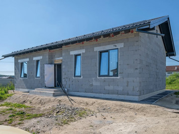 Новость Установили окна и двери в одноэтажный дом КП Шато-2