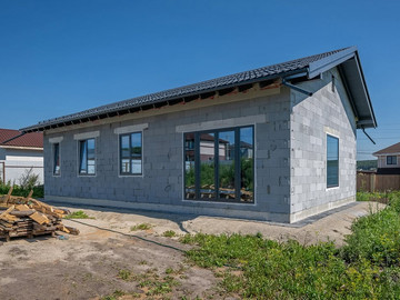 Установили окна и двери в одноэтажный дом КП Шато-2 - фото №2