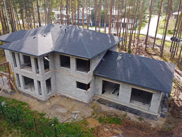 Закончили монтаж кровли двухэтажного дома 366м2 - фото №2