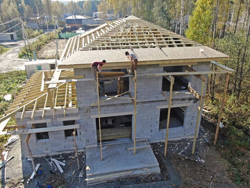 Монтируем кровлю дома в Первоуральском ГО, с. Новоалексеевское - фото №2